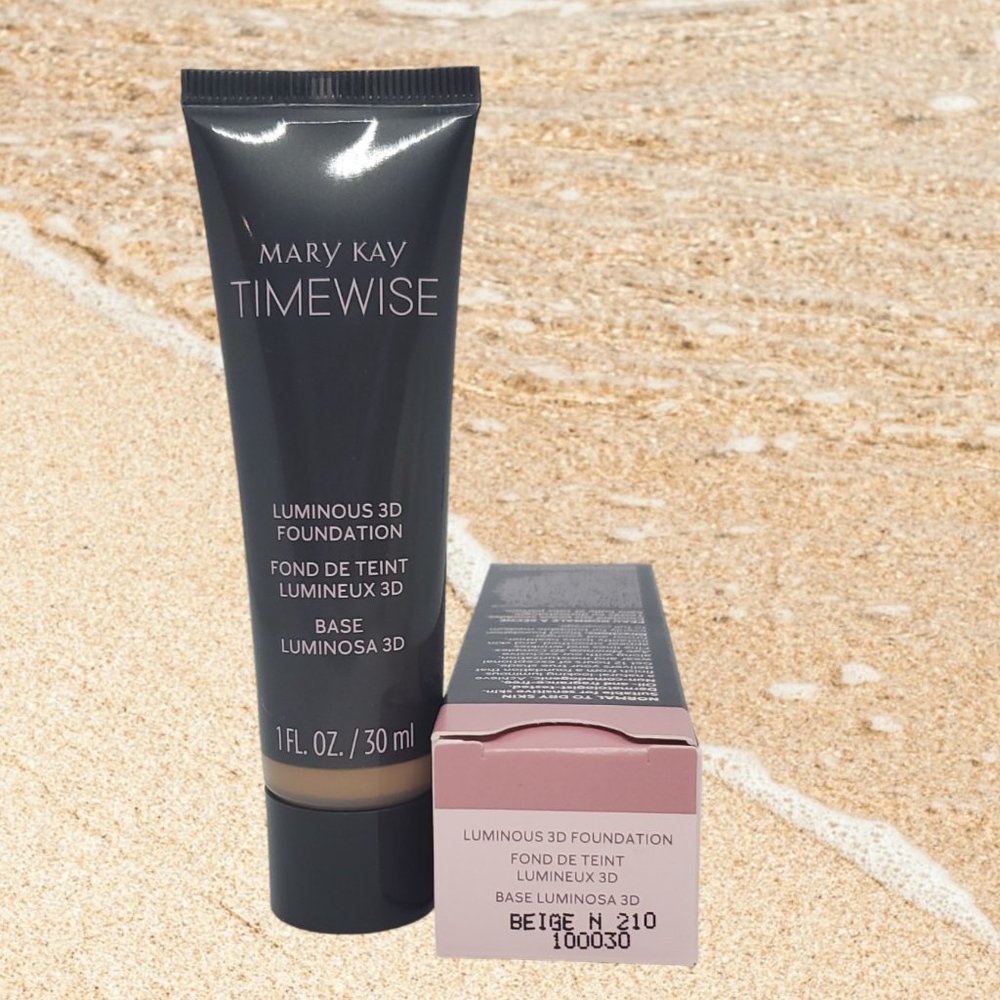 Discontinued !  Beige N 210 (Neutral) Luminous 3D Foundation Normal to Dry Skin